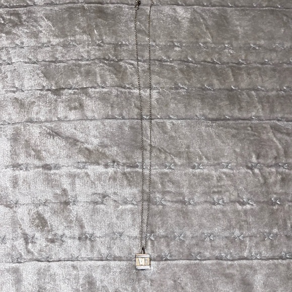 Preloved Tiffany n company necklace size is 16” great condition silver 925 - Picture 4 of 6